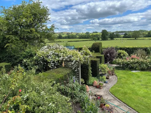 Very spacious comfortable cottage near York in beautiful peaceful countryside