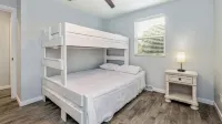 NEW! 3 bed, 1.5 Bath, Games, WIFI