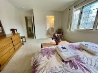 5-Bedroom Estate – 12 acres, Huge Space, Fast WiFi, Fitness Room, & More!