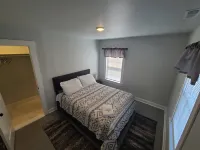Charming 3-bedroom house with AC and WiFi in Paw Paw