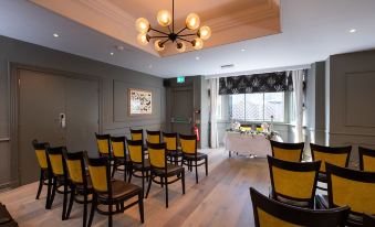 Bridge Hotel
