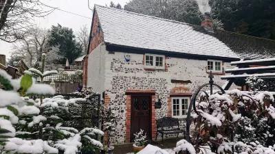 Charming 17th Century 2-Bed Cottage in Medmenham