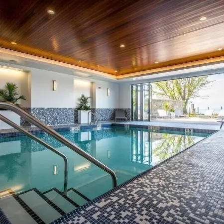 Qualicum Beach Ocean Suites