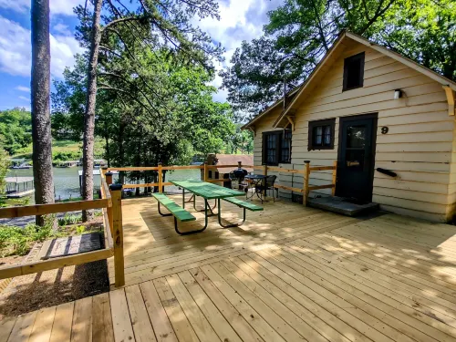 Edgewater Resort - 2-Star