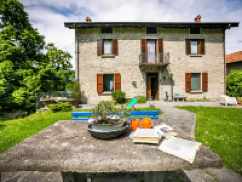 Piazzaga565 Hotels in Torno