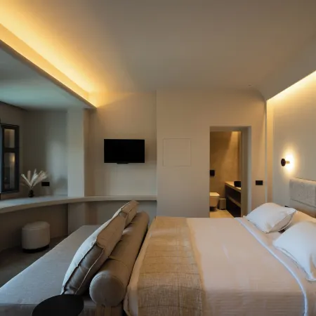 Black Diamond Suites Отели рядом с достопримечательностью «Белый пляж»