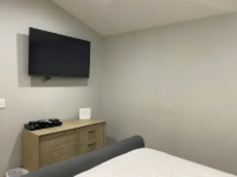 Guest House in Prime Area!