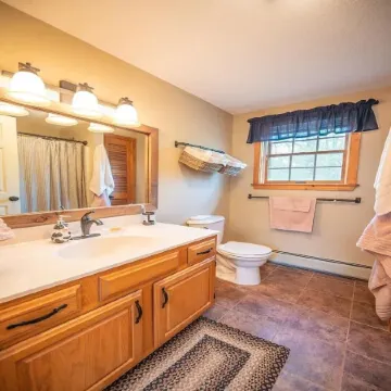 Snow Owl Chalet - Dover,  4-Bd 3-Bth - 10 Min. - Mt Snow! Saltwater Hot Tub!