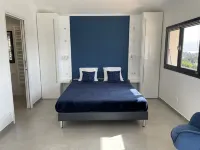 Villa with sea view and heated infinity pool