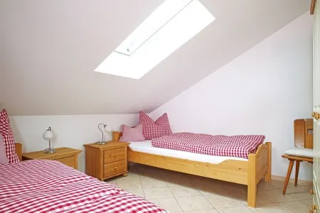 Cozy, sunny & newly renovated apartment with a view of the Zugspitze - 4 stars Отели рядом с достопримечательностью «Ванк»