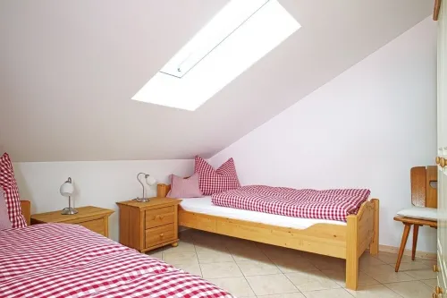 Cozy, sunny & newly renovated apartment with a view of the Zugspitze - 4 stars