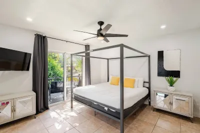 Modern Oakland Park Gem –Private Pool-Free Parking-Long Term Stays Hotel dekat Sunshine Holiday MHCC RV and Camping Resort