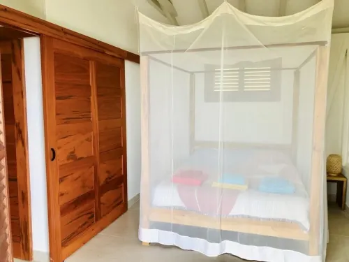 Villa Bauhinia with pool 800m from the beach