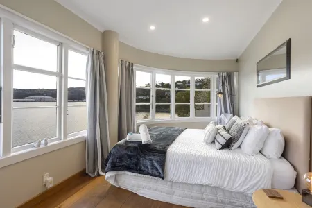 Harbour Studio (Dunedin) Отели рядом с достопримечательностью «Ларнч Касл»