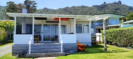 Cosy cottage by the seaside Отели в г. Уангарей Хедс