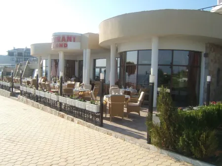 3rd floor one bedroom LAZUR apartment overlooking pool(Enquire for details