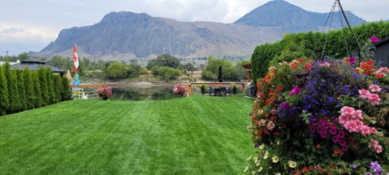 Downtown beachfront suite!