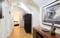 Huge Luxury Modern Penthouse Apartment with King Size Bed Hotel a Huntingdon