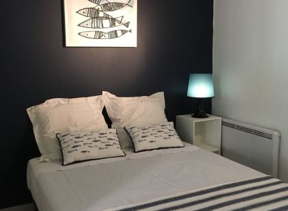 Superb modern studio in typical neighborhood