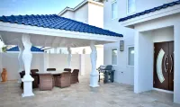 Luxurious Villa Fillipe 2  Brand New!  Sea View: Spacious, Private Pool & AC!