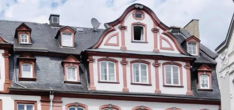 Small penthouse apartment on Jesuitenplatz