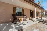 La Hacienda BV: Family-friendly cabin nestled on 2 acres in the woods