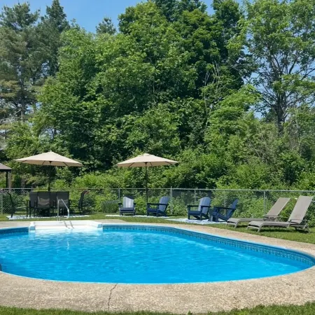 Newly Renovated Very Clean 2 Bedroom 2 Bath Condo Close to Skiing and Village