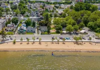 1 King bed + SofaQueen, Entire suite, By the Beach, Casino, Arena, kids parks.