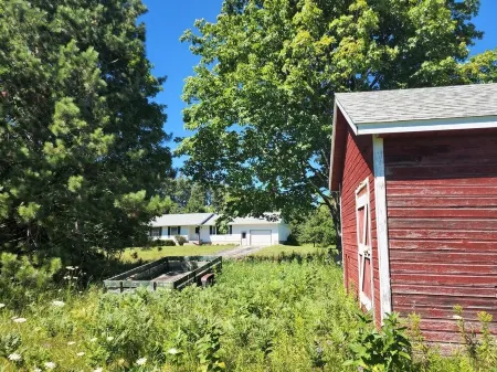 Quiet cabin close to everything, yet in the middle of nowhere<br>