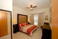 ENTRANCE TO MAMITAS BEACH - STEPS TO 5TH AVENUE