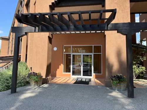 Large Lakefront 3 Bed Condo With Gorgeous Osoyoos Lake and Mountain Views