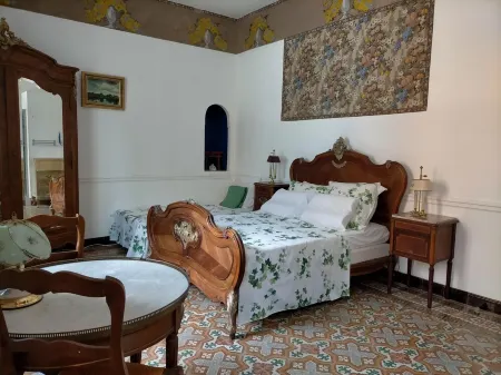 Mas des Marbres Sauvages property 32 people Отели рядом с достопримечательностью «Camping Le Palais De La Mer | Camping Sainte-Marie-la-Mer»