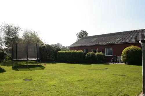 Beautiful vacation apartment with large outdoor terrace near the dike Hoteles en Simonsberg