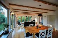 Wohnung mit Wintergarten im Ferienhaus Makrele von 1877 Hotels in Sundhagen