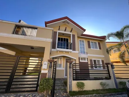 House in the city of Butuan, near everything with security entrance.. Отели рядом с достопримечательностью «Гейзано Бутуан»