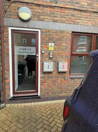 Cozy Ground Floor Flat in Sutton with Parking Space free and Pets Friendly