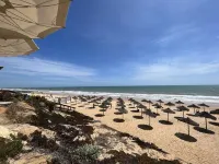 Traditional 3 bedroom villa with great pool in the heart of Vale do Lobo 阿爾曼西爾住宿飯店