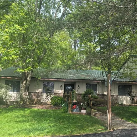 Charming 2-bedroom condo in McHenry Close To Lake Activities and Ski Resort