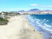 CASA LEA * DREAM HOLIDAY on the white SOTAVENTO SAND BEACH * wind-protected balcony *