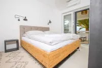 , Directly by the Sea, - Beautiful, New Design House Hotels in Vir