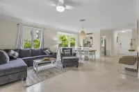 Paradise Island, Family Home, Spacious, Pool, Atlantis...Service and Essentials