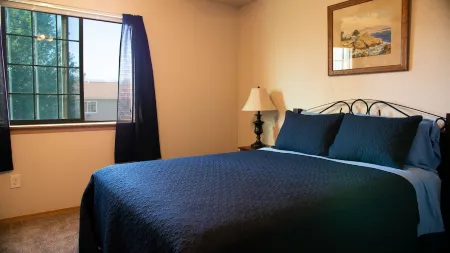 The Cozy Condo - Centrally Located 3 Bedroom in the Heart of Missoula!