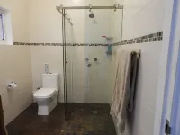 Cozy, modern jungle cabin with beautiful sea view Hotels in 