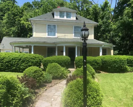 Beautiful Victorian built in 1912 “The Brookside Manor” in Berkeley Springs WV Hotels in Berkeley Springs