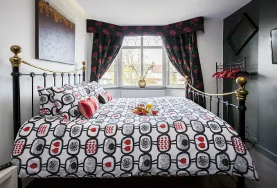 Stylish well equipped home - with air con & FREE BREAKFAST! White Hart Lane 주변 호텔