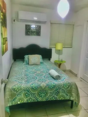 Welcome to Casa centro 152, 2 minutes from consulate Instituto Odontológico de Matamoros附近的飯店