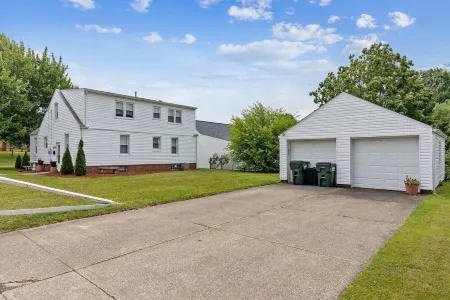 Walk to Pro Football Hall of Fame! 5 Bedroom