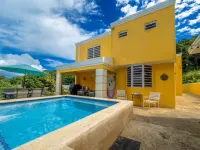 Spacious 5-bedroom house views of El Yunque and saltwater spa. Hotels in Rio Blanco