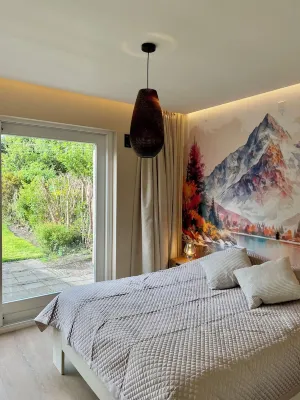 Luxury Japandi garden apartment Hotel dekat Hofje van Splinter