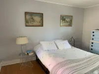 North Fork Beach House - short walk to Peconic Bay and beach Hotels in Cutchogue